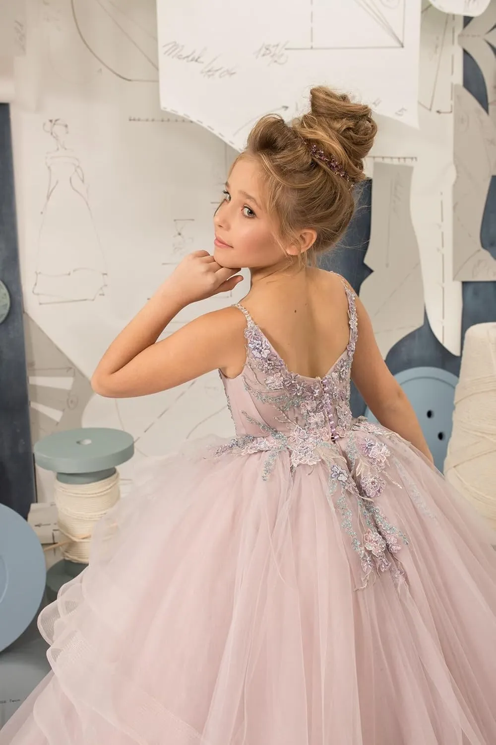 Girl’s Layered Pageant Dresses Floral Flower Girl Dresses Tulle Princess First Communion Dresses V Neck Prom Ball Gown