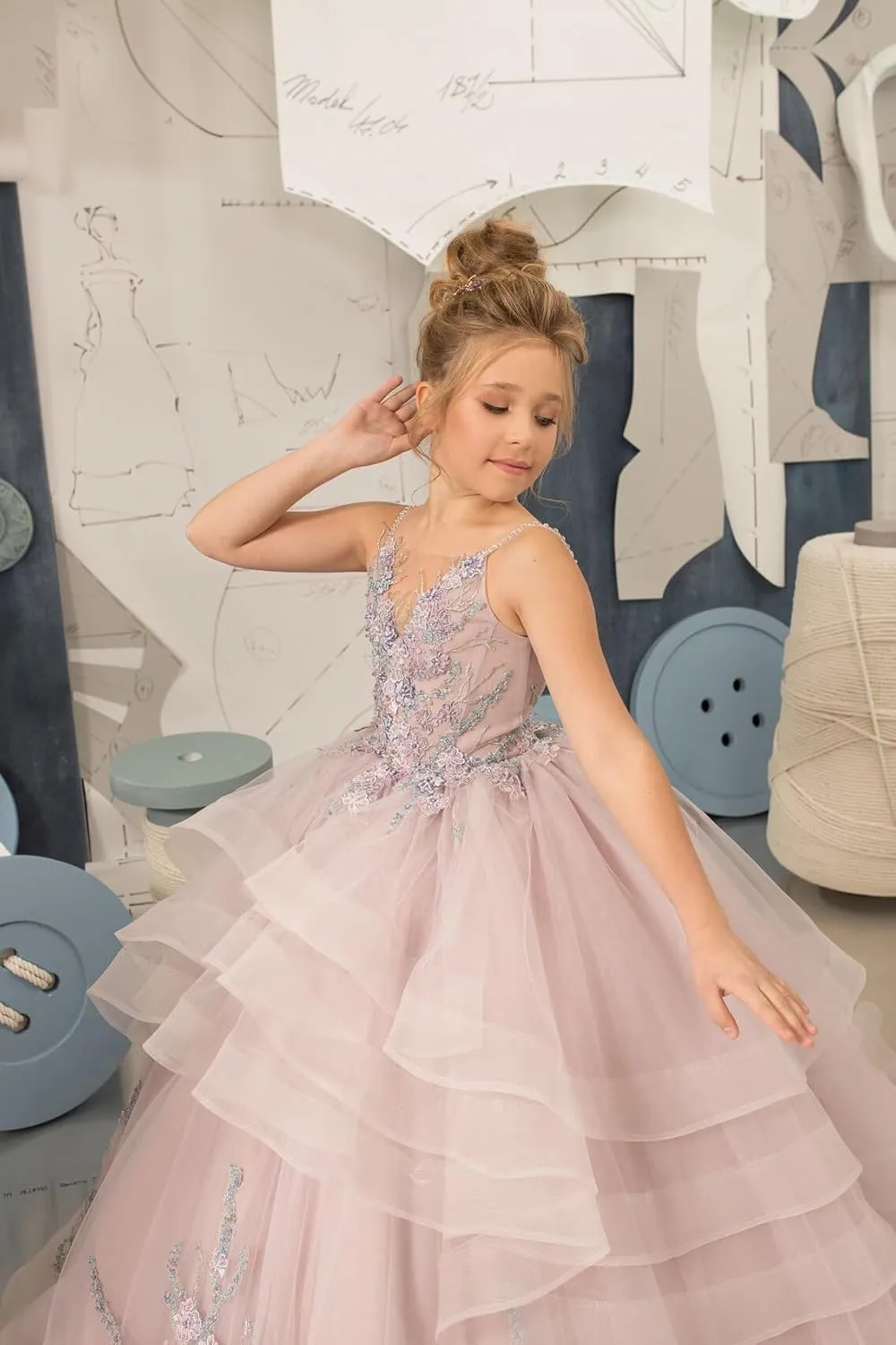 Girl’s Layered Pageant Dresses Floral Flower Girl Dresses Tulle Princess First Communion Dresses V Neck Prom Ball Gown