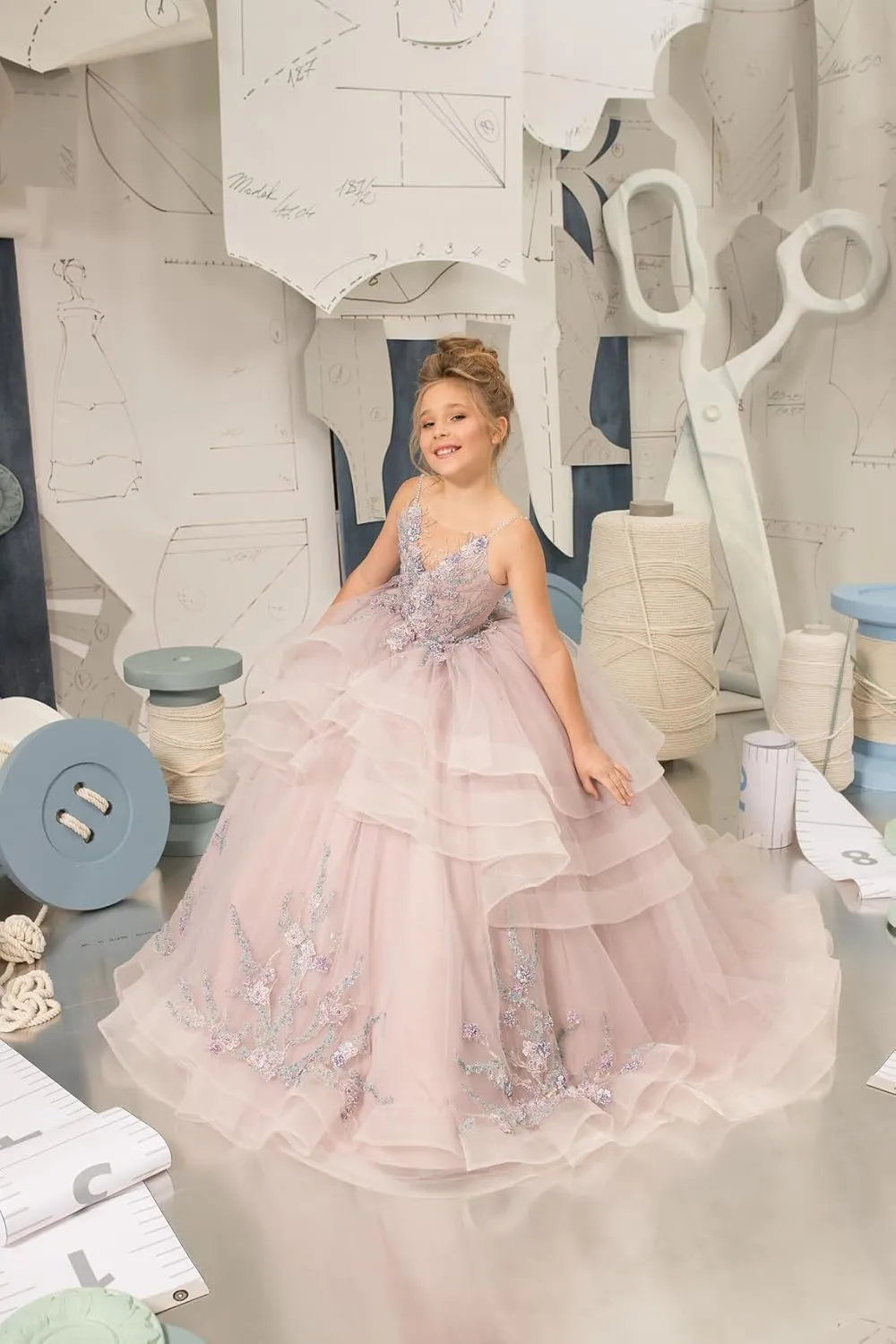 Girl’s Layered Pageant Dresses Floral Flower Girl Dresses Tulle Princess First Communion Dresses V Neck Prom Ball Gown