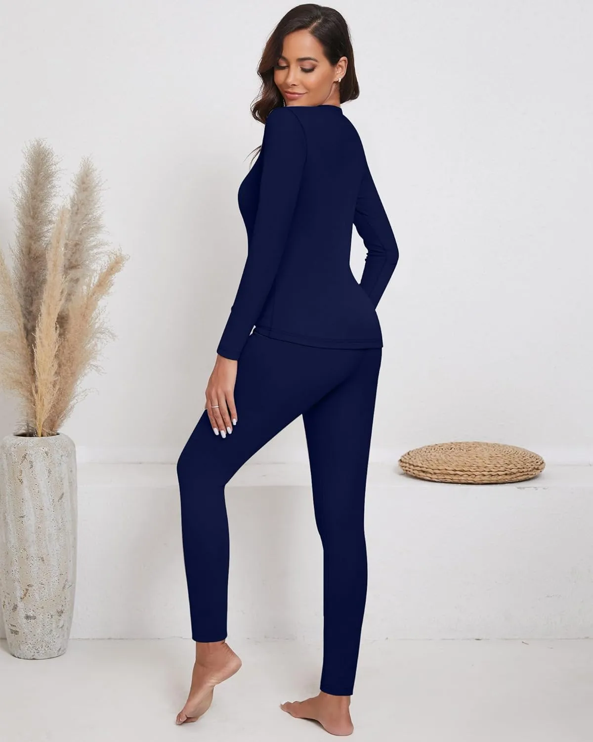 Neer 2 Sets Thermal Underwear for Women, V Neck Fleece Lined Base Layer Top and Bottom Soft Cold Weather Pajama Sets